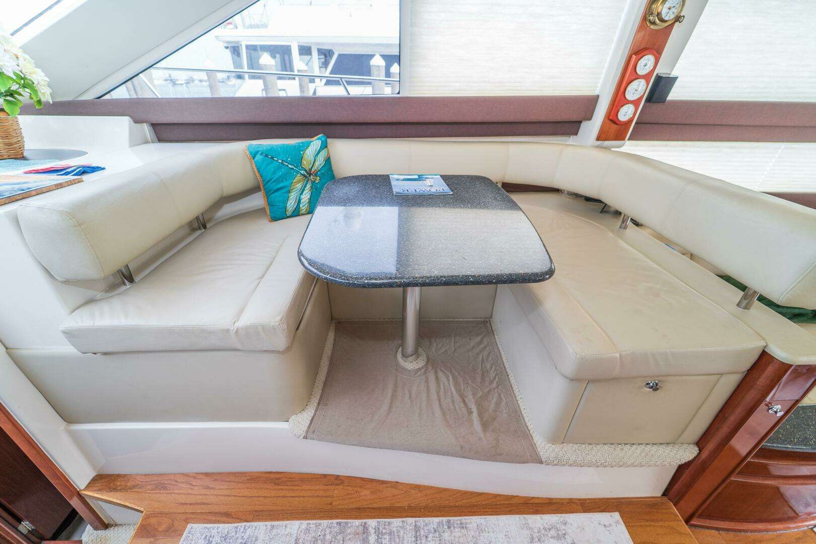 2009 Meridian 441 Sedan - Image 39