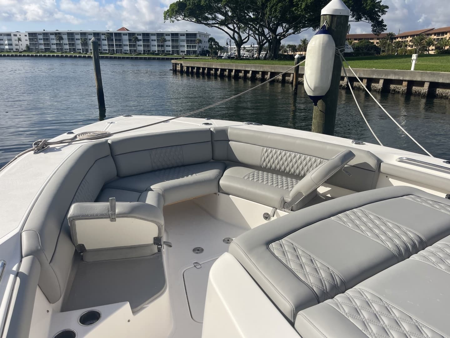 2017 Pursuit S 408 Sport - Image 15