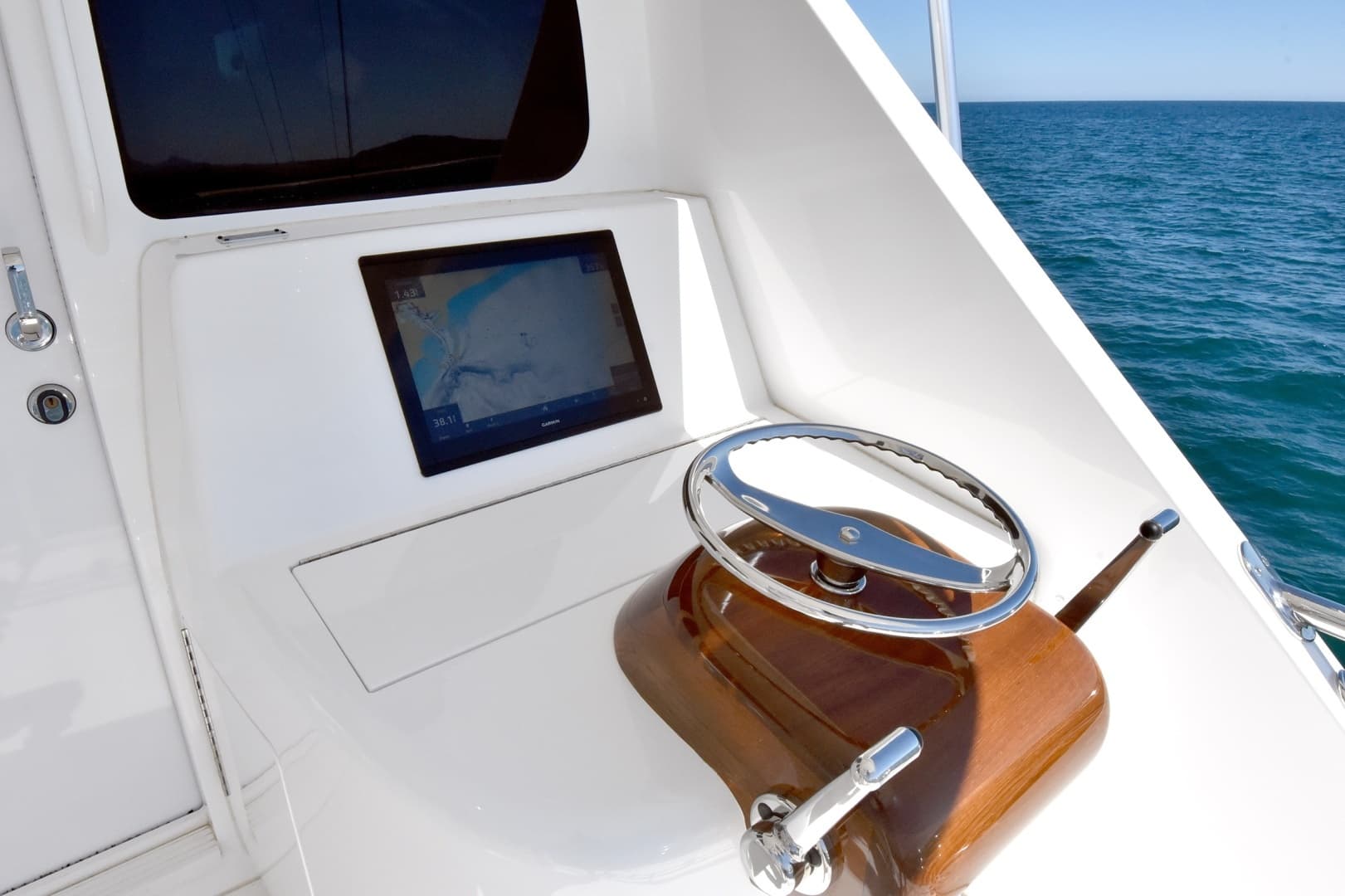 2024 Viking 90 Skybridge - Image 25