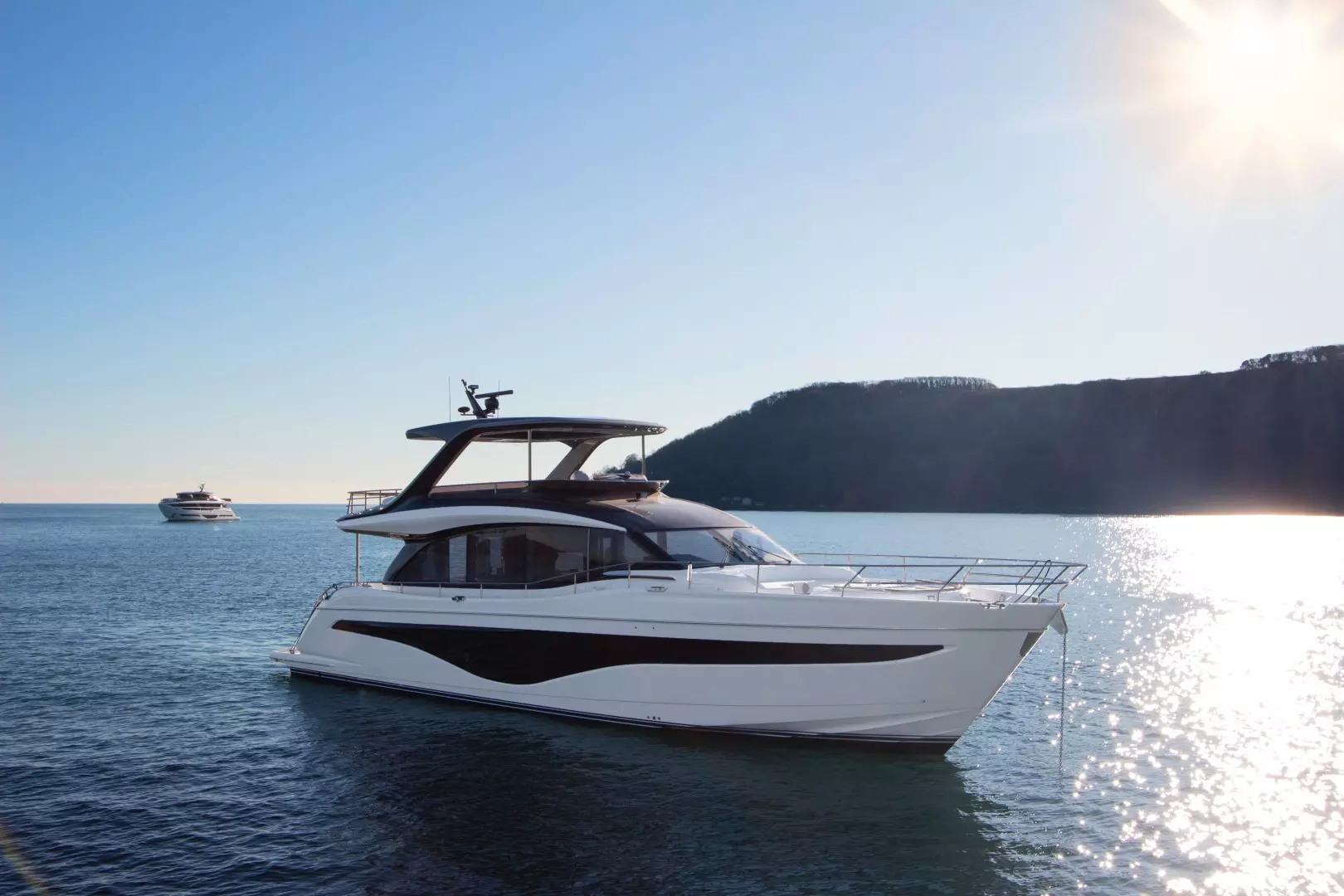 2027 Princess Y72 - Image 2
