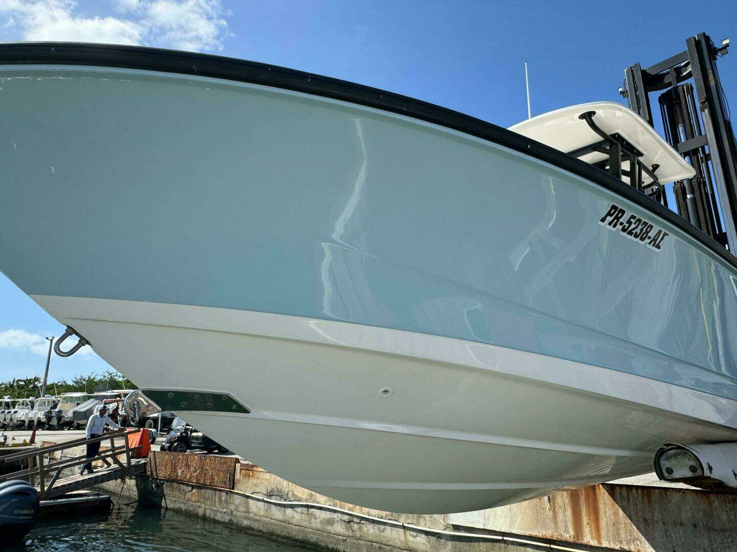 2022 Boston Whaler 250 Dauntless - Image 4