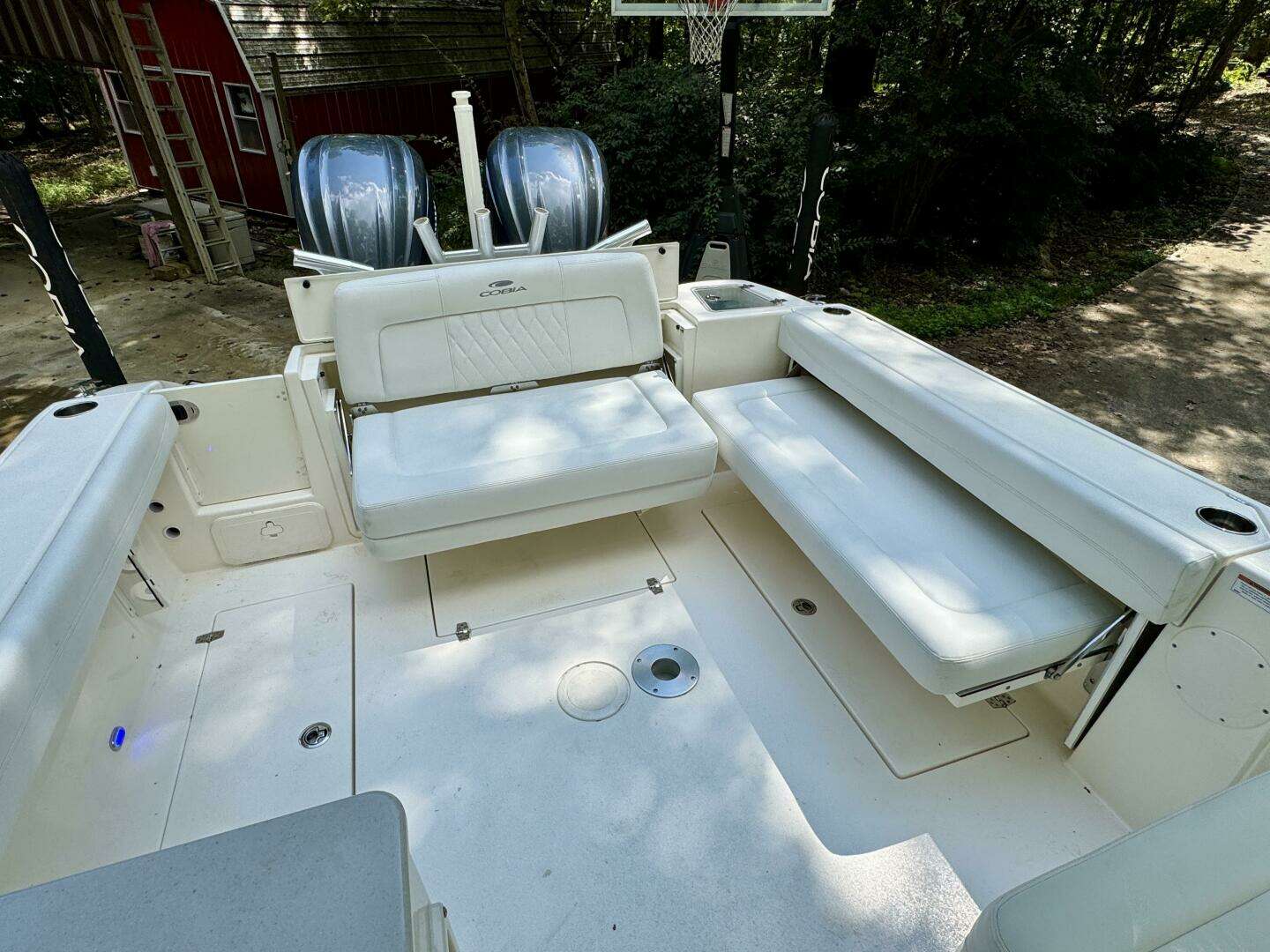 2022 Cobia 280 DC - Image 34