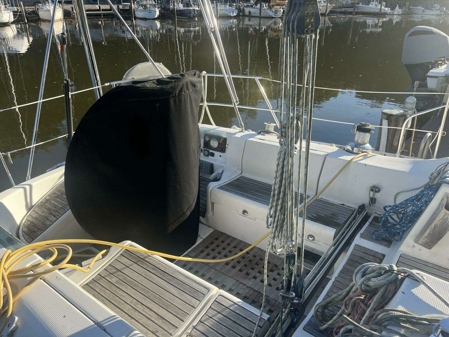 1990 Beneteau — - Image 10
