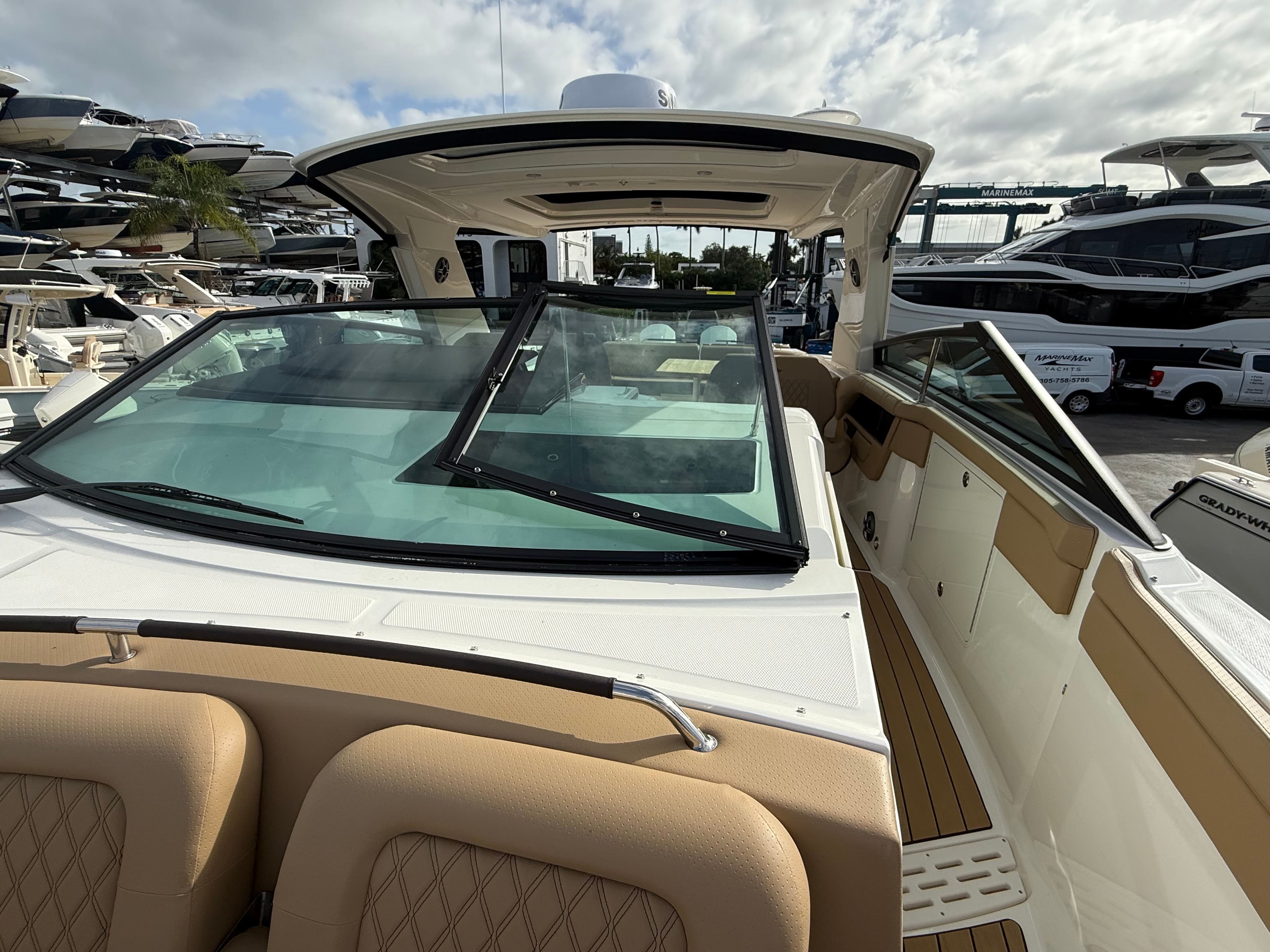 2026 Sea Ray SLX 400 Outboard - 45