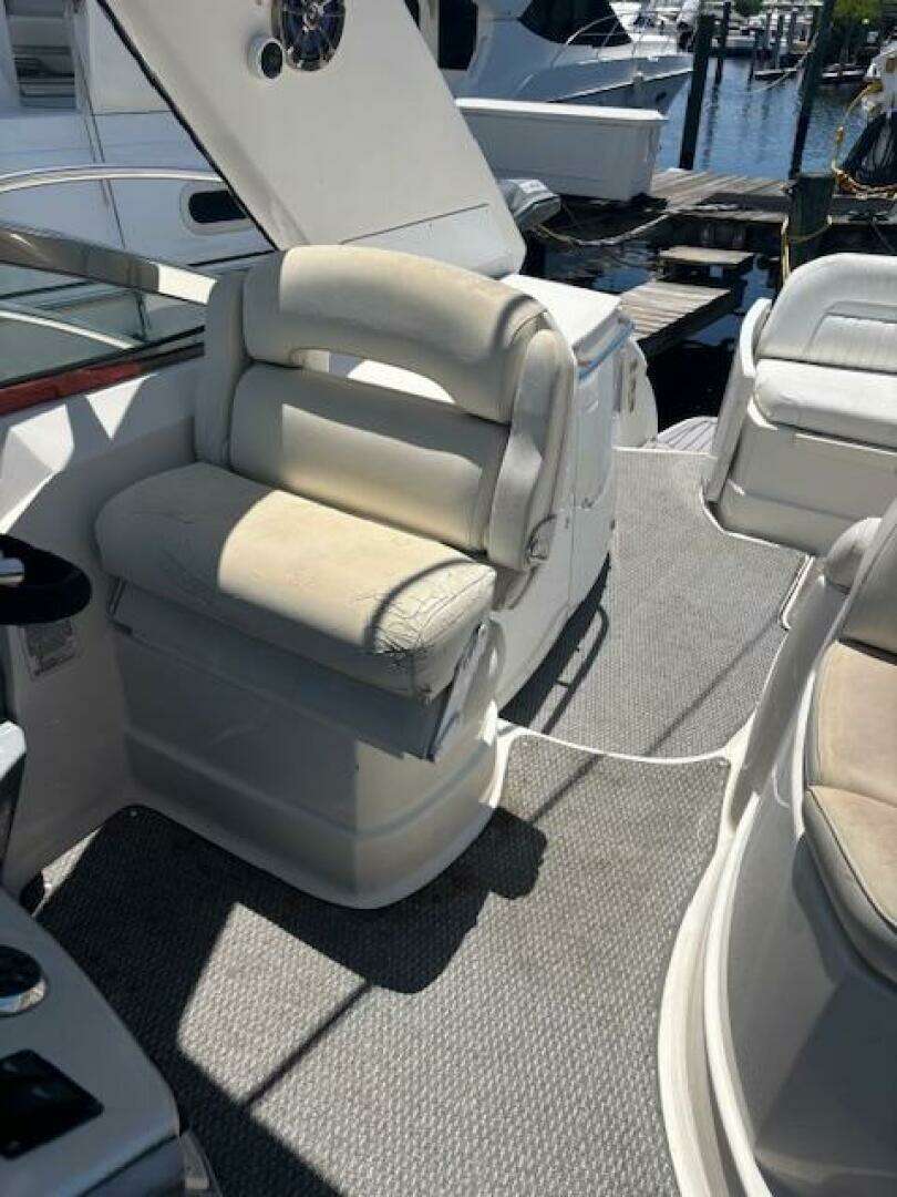 2007 Monterey 350 Sport Yacht - Image 16