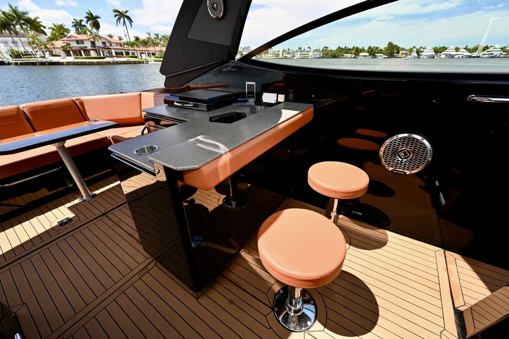 2022 Cruisers Yachts 38 GLS OB - Image 14