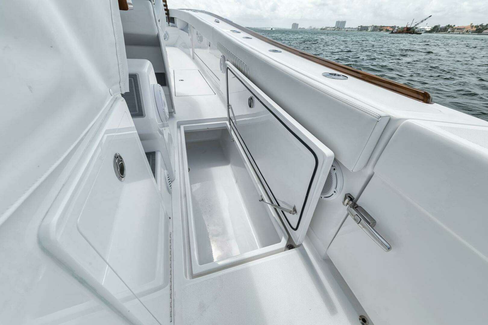 2024 Front Runner 47 CC - Image 26