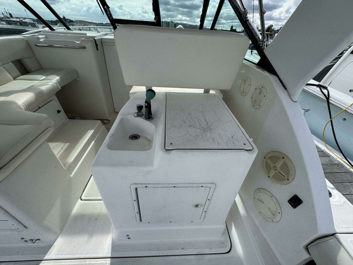 1999 Tiara Yachts 2900 Open - Image 13