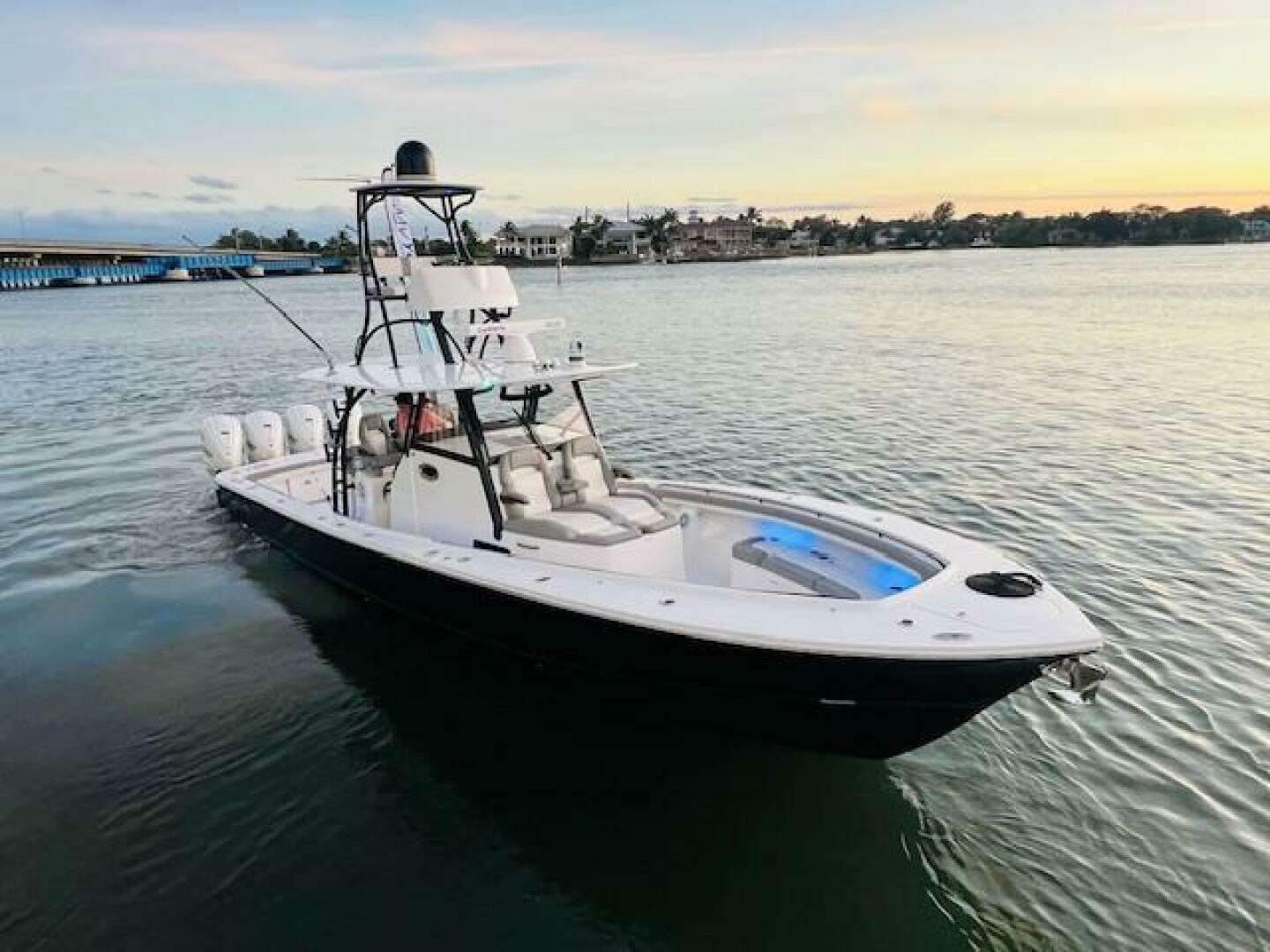 2024 Regulator 41 - Image 31