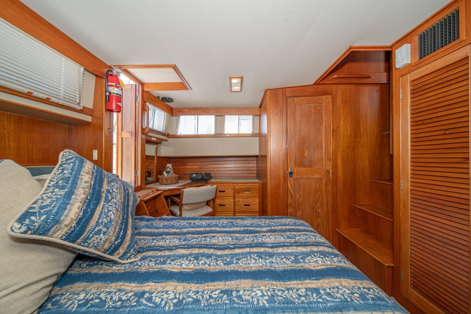 1987 Grand Banks 47 motoryacht - Image 59