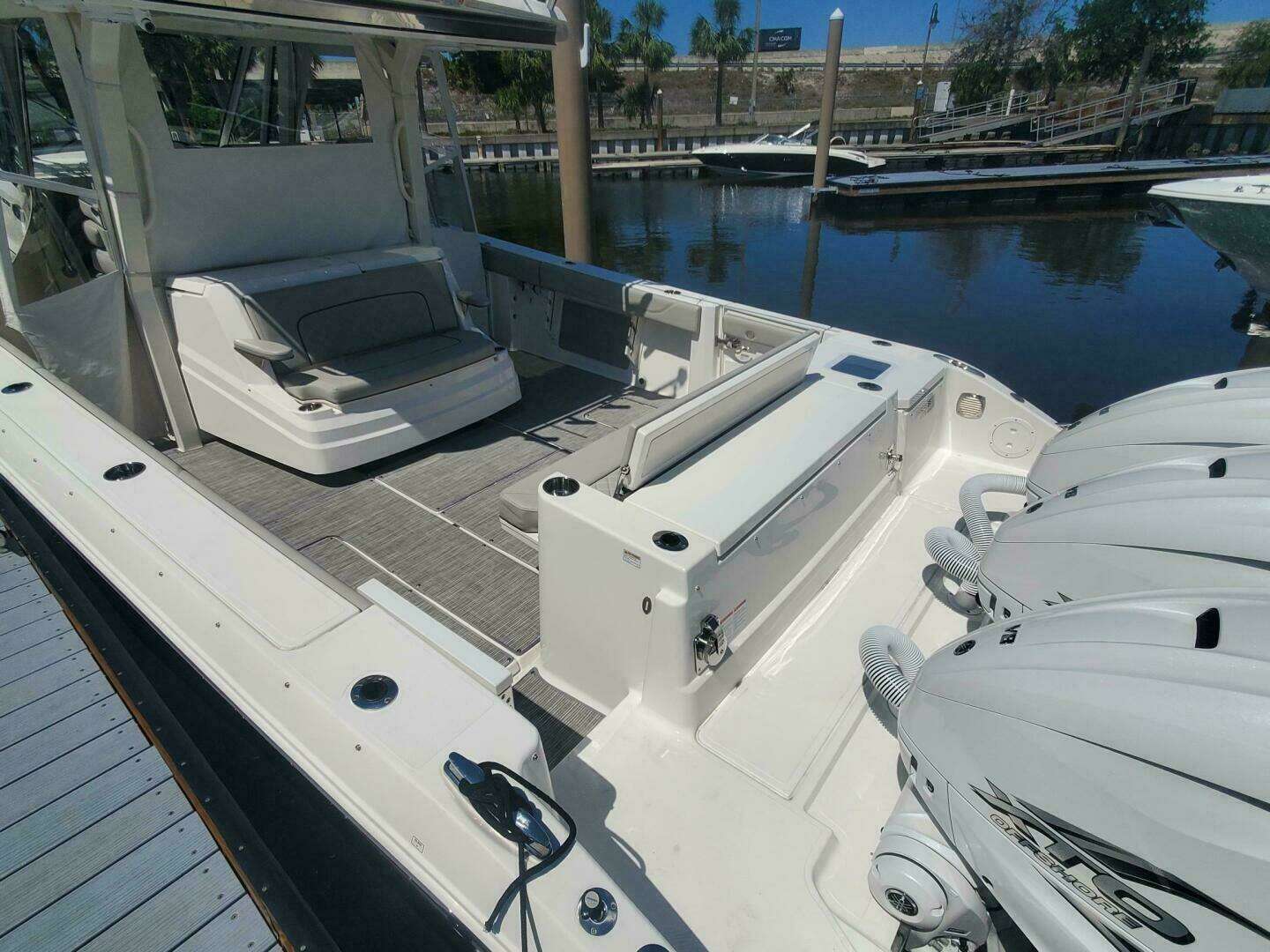 2023 Pursuit S 378 Sport - Image 18