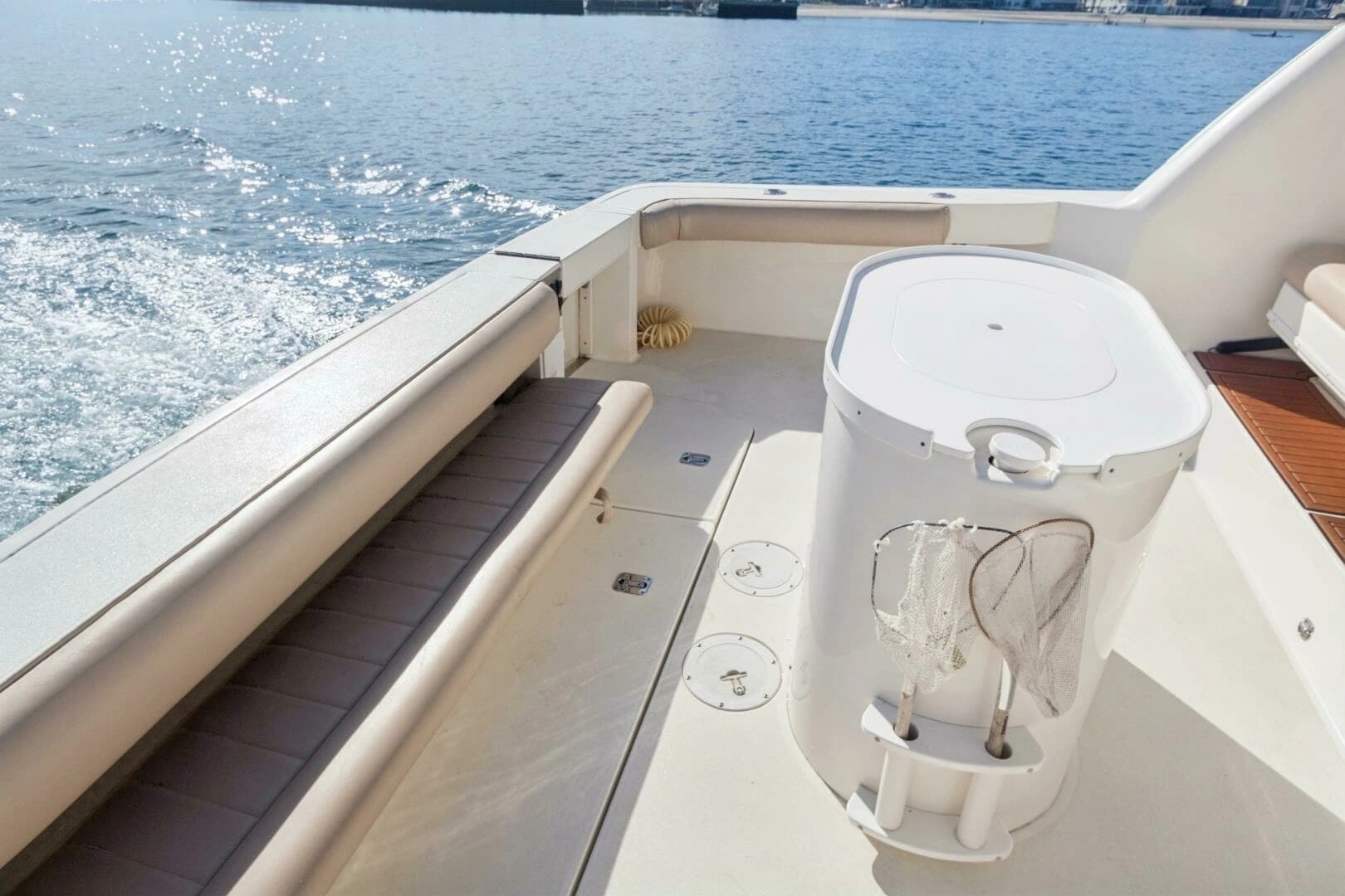 2000 Sea Ray 370 Express Cruiser - Image 42