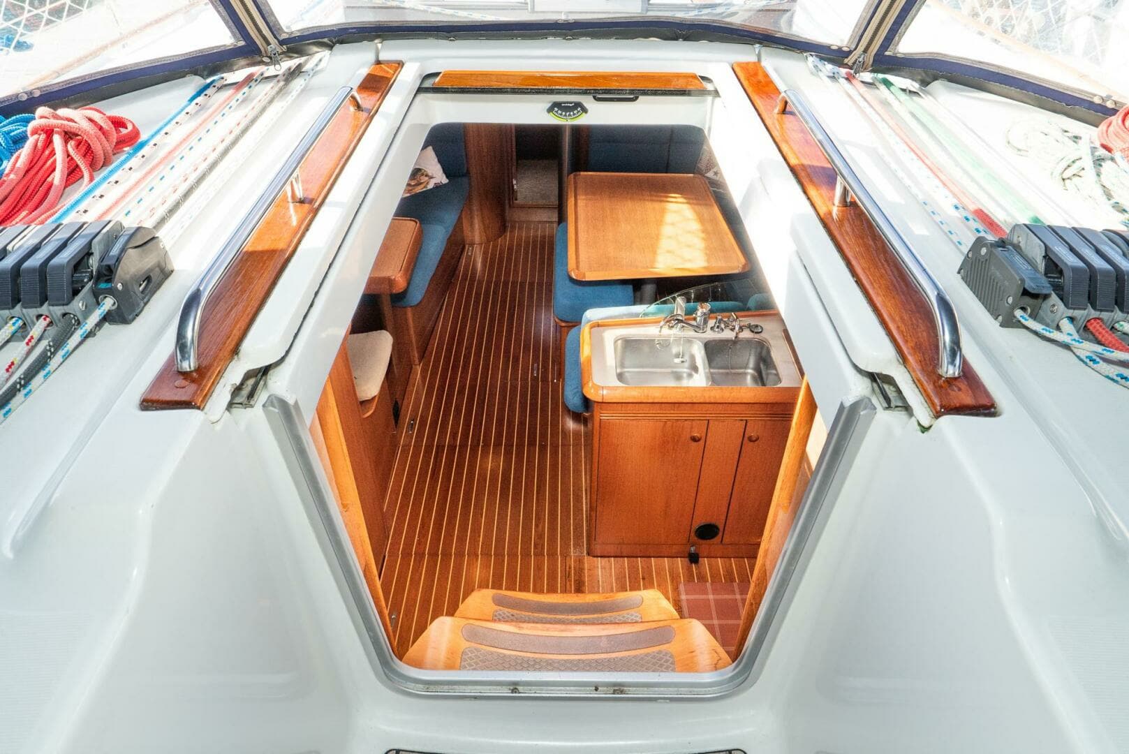 2001 Jeanneau 43 Sun Odessey - Image 31