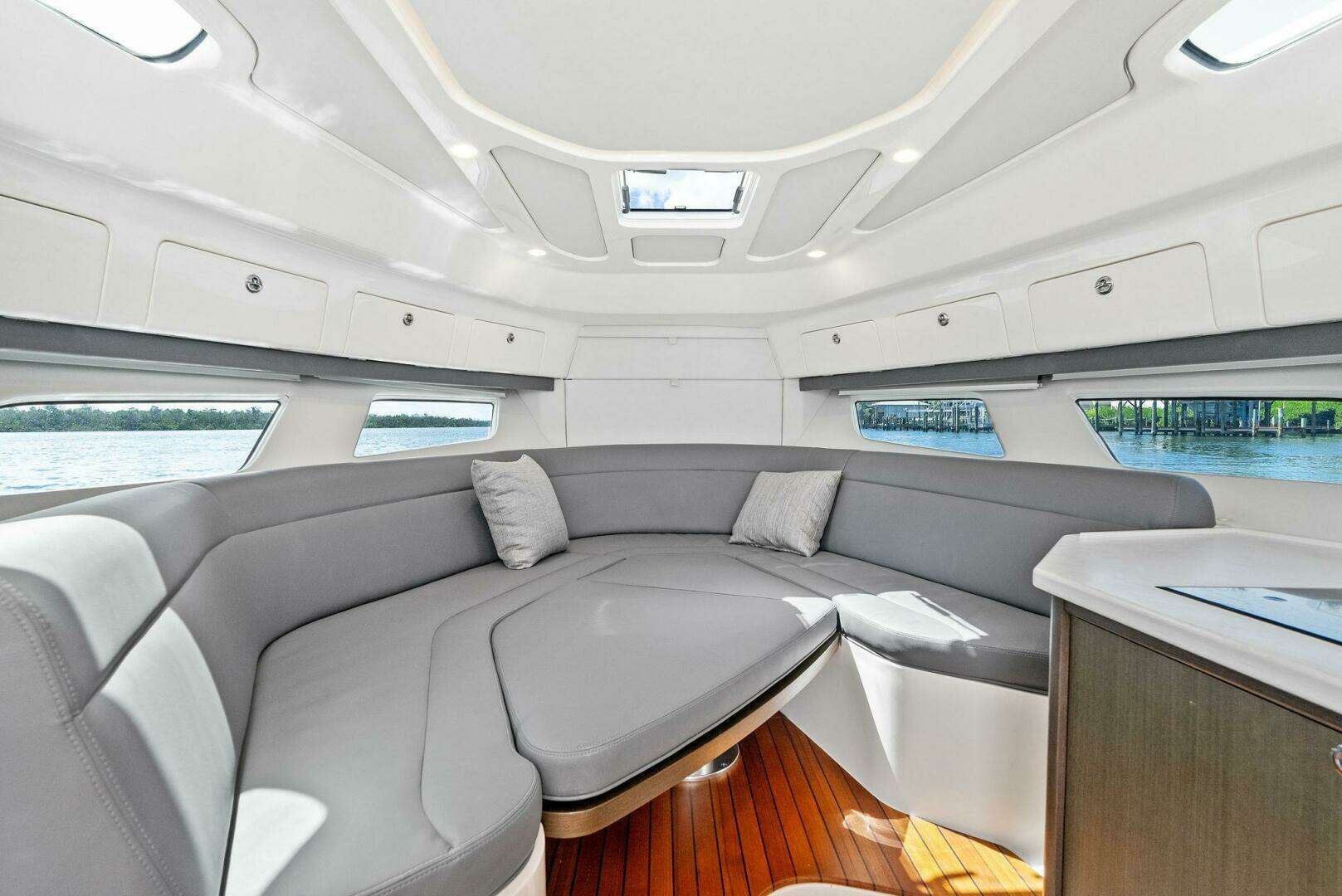 2022 Intrepid 438 Evolution - Image 54