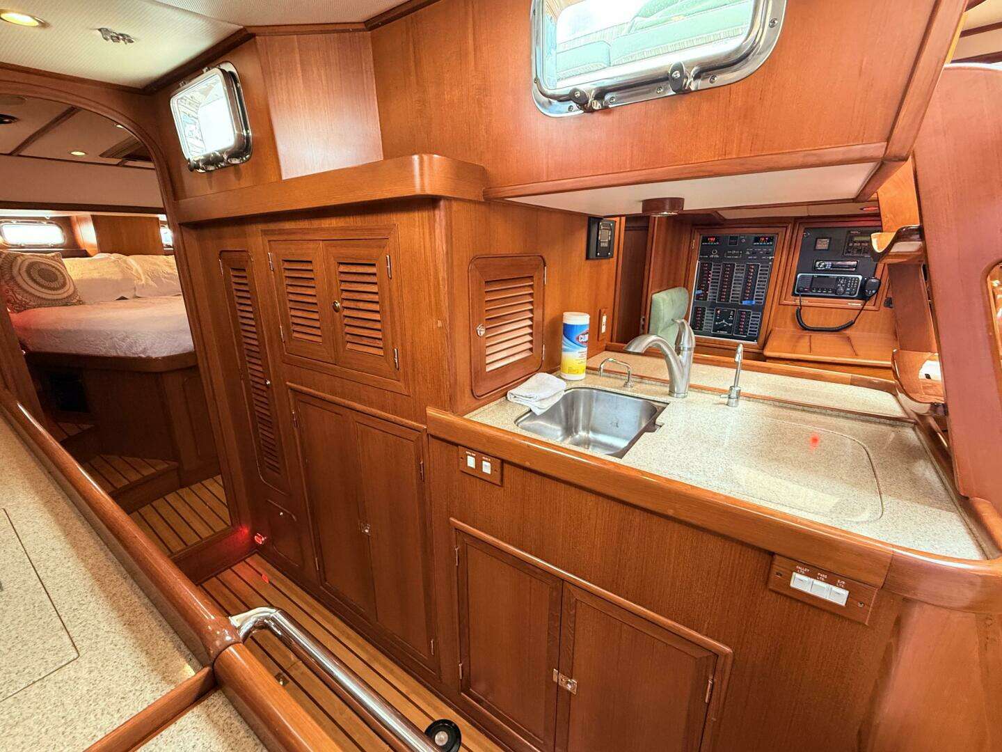 2008 Hylas 46 Center Cockpit - Image 27