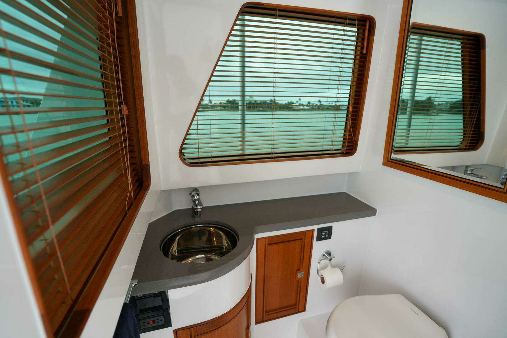 2022 Marlow Explorer 62E-CB - Image 60