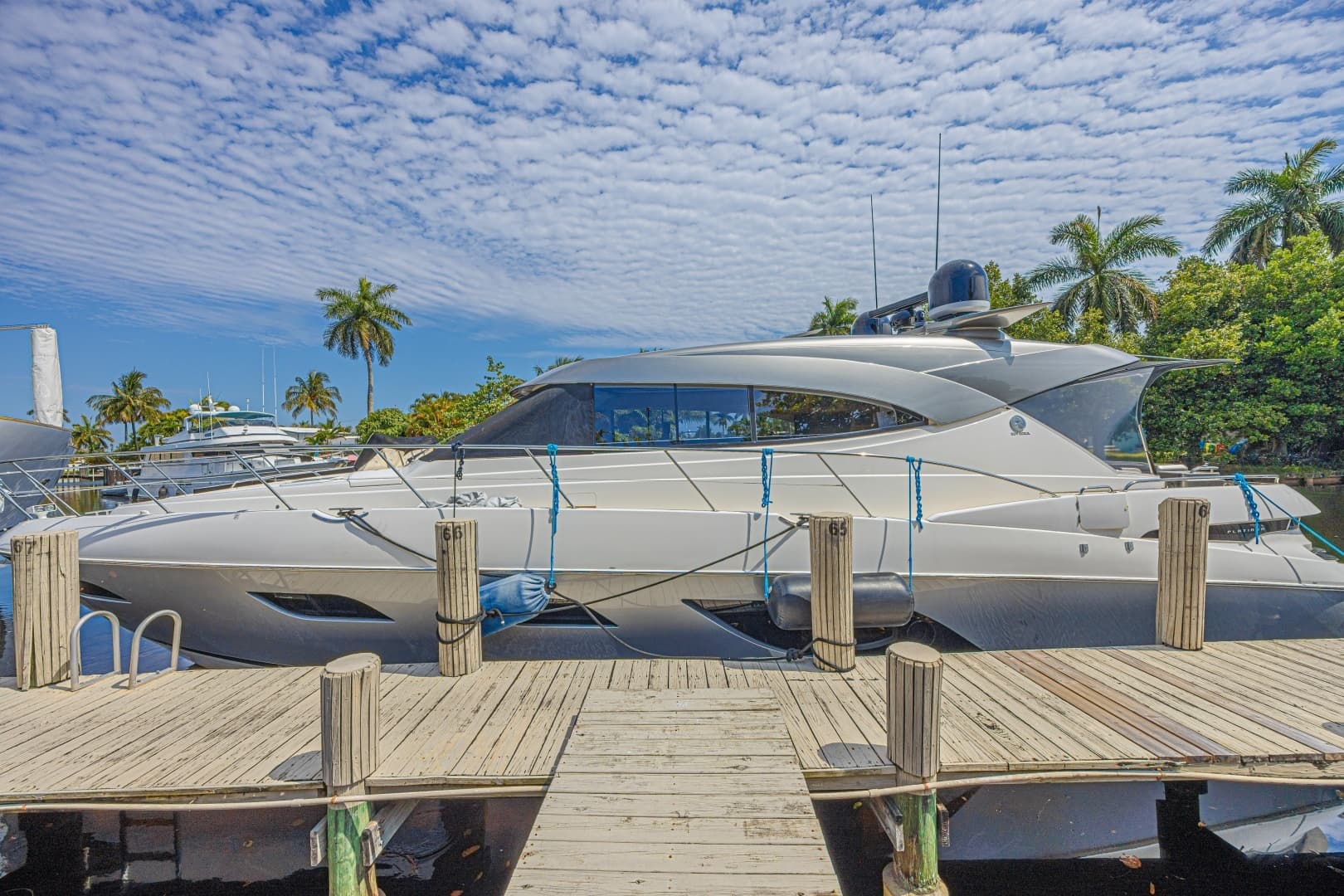 2021 Riviera 6000 Motor Yacht - Image 3