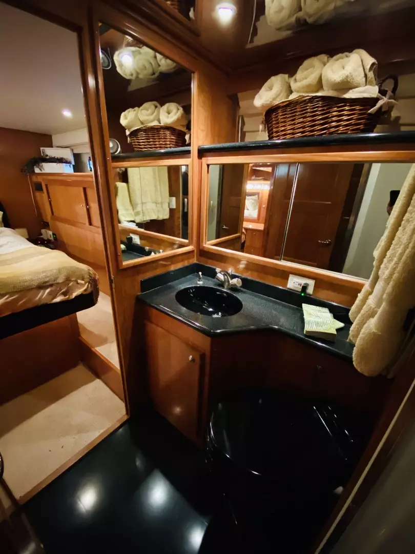 2003 Navigator 5700 Rival - Image 75