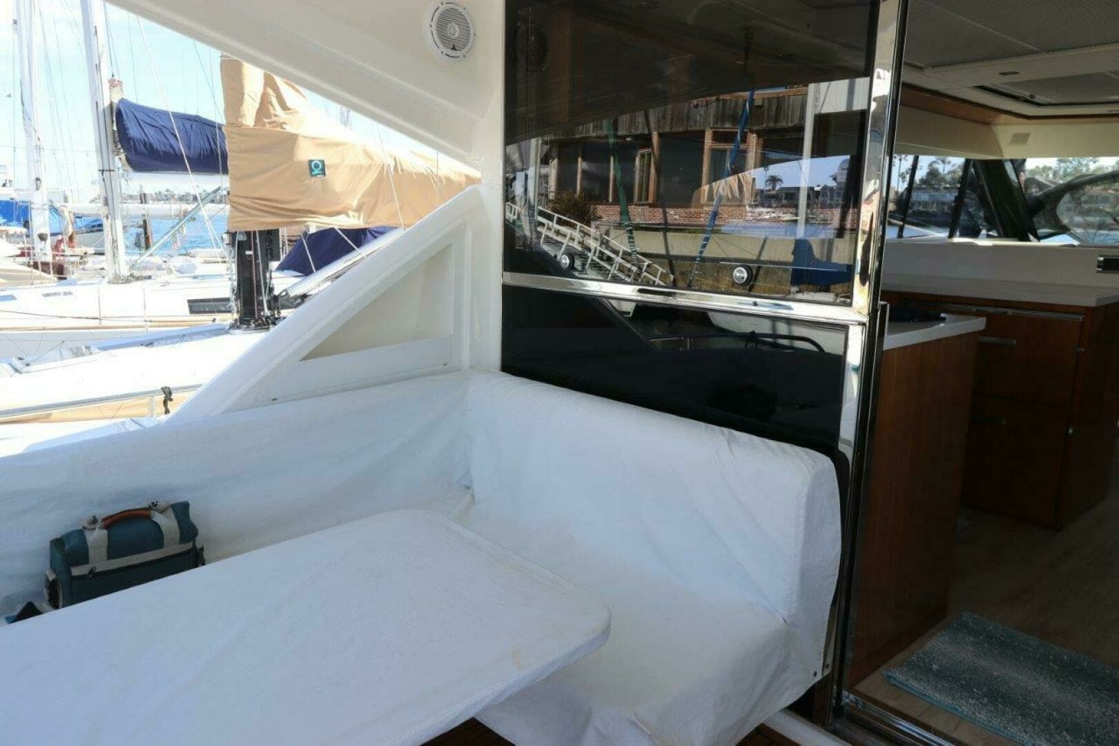 2020 Riviera 6000 Sport Yacht - Image 19