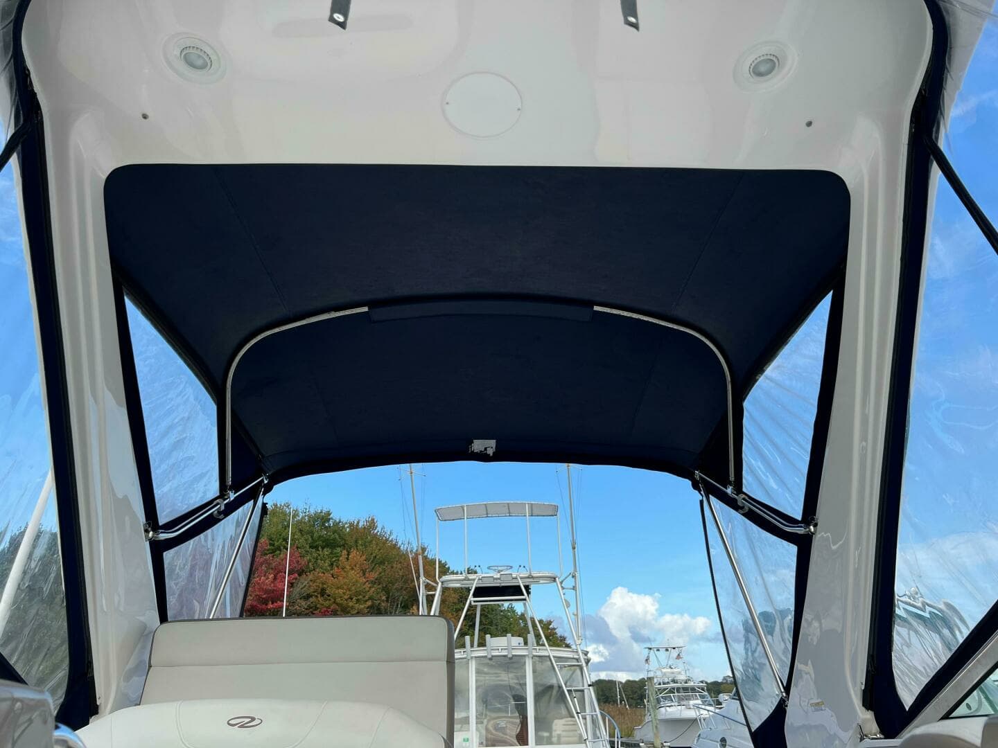 2017 Regal 28 Express - Image 16