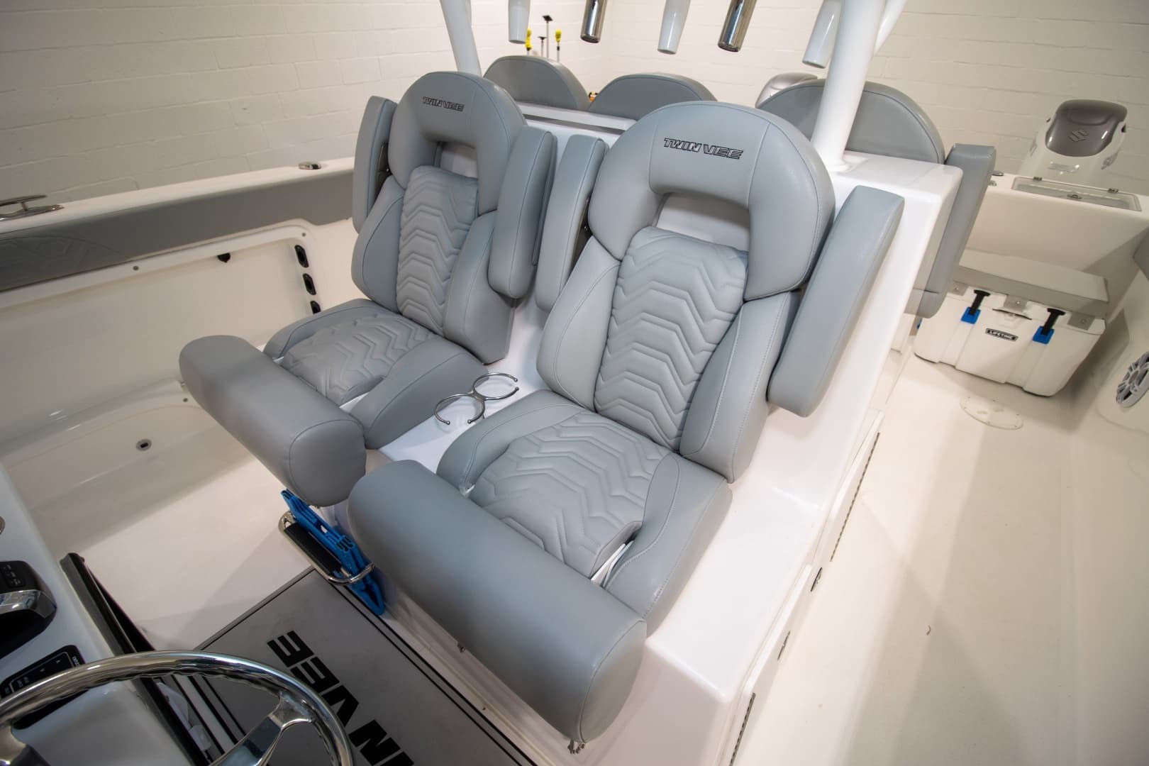 2023 Twin Vee 340 GFX - Image 25