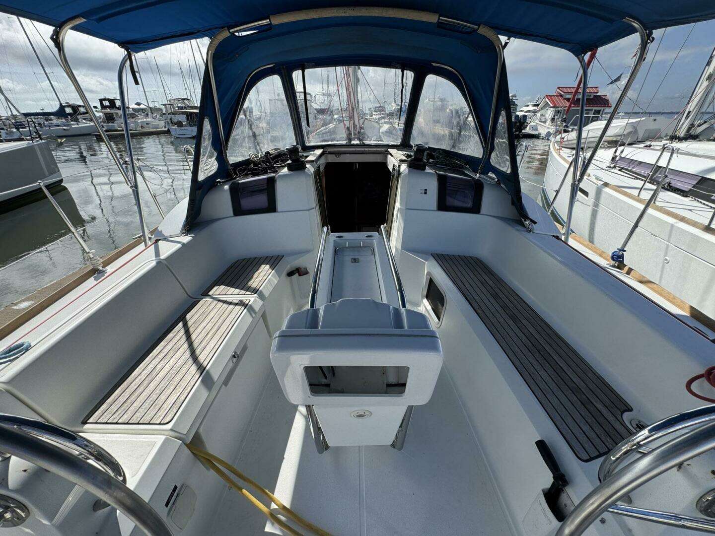 2018 Jeanneau Sun Odyssey 389 - Image 19