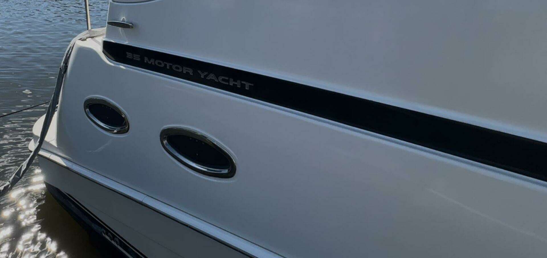 2005 Silverton 35 Motor Yacht - Image 28