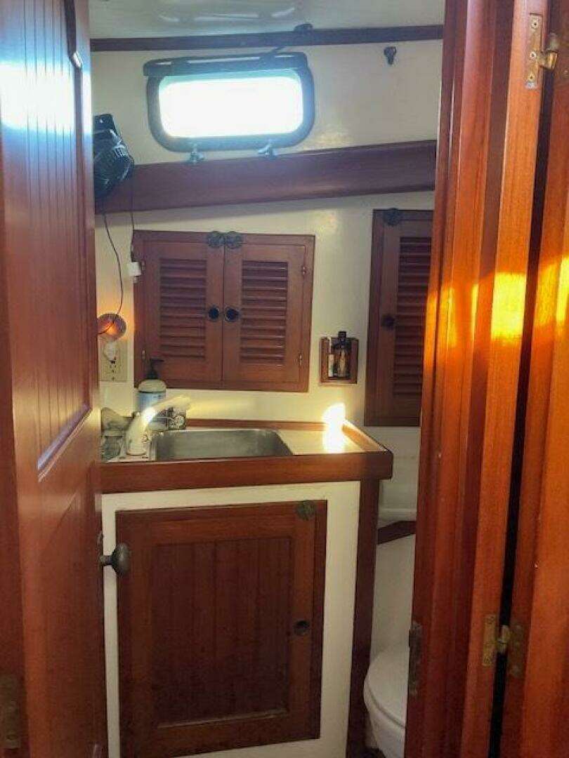 1983 Bluewater Yachts Vagabond 42 Center Cockpit - Image 28