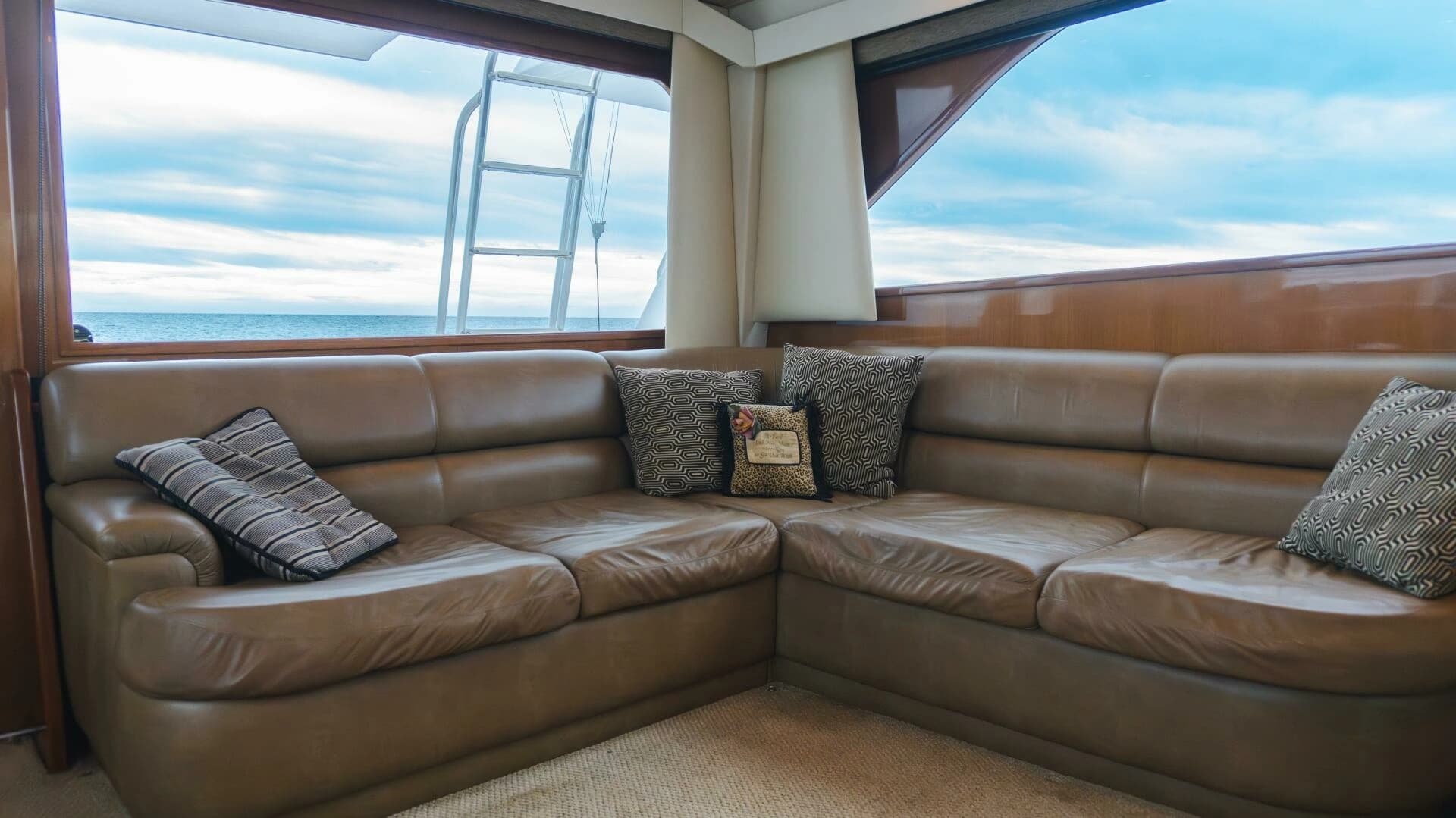 2000 Viking 55 Convertible - Image 8