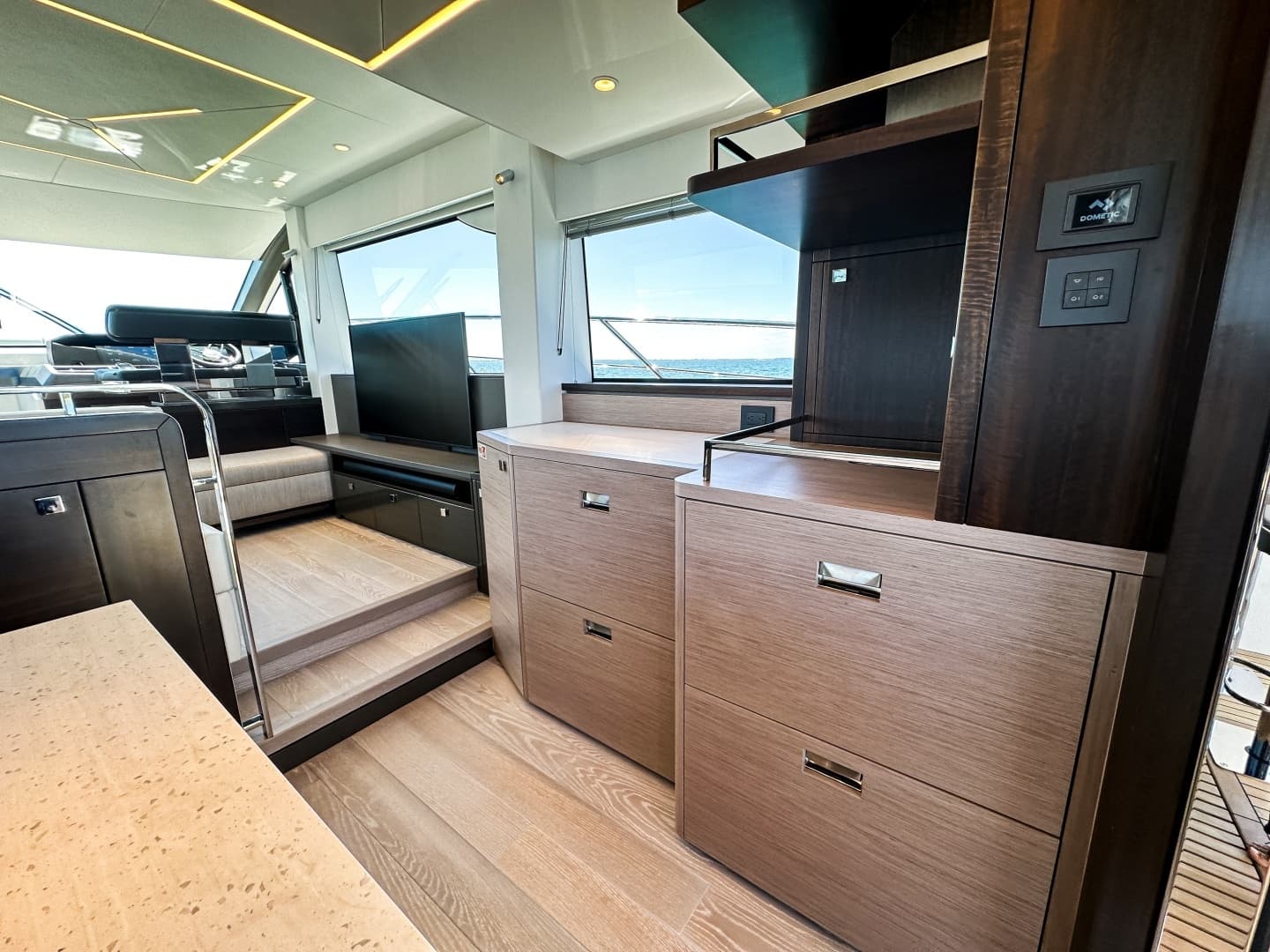2024 Sunseeker 55 Manhattan - Image 43