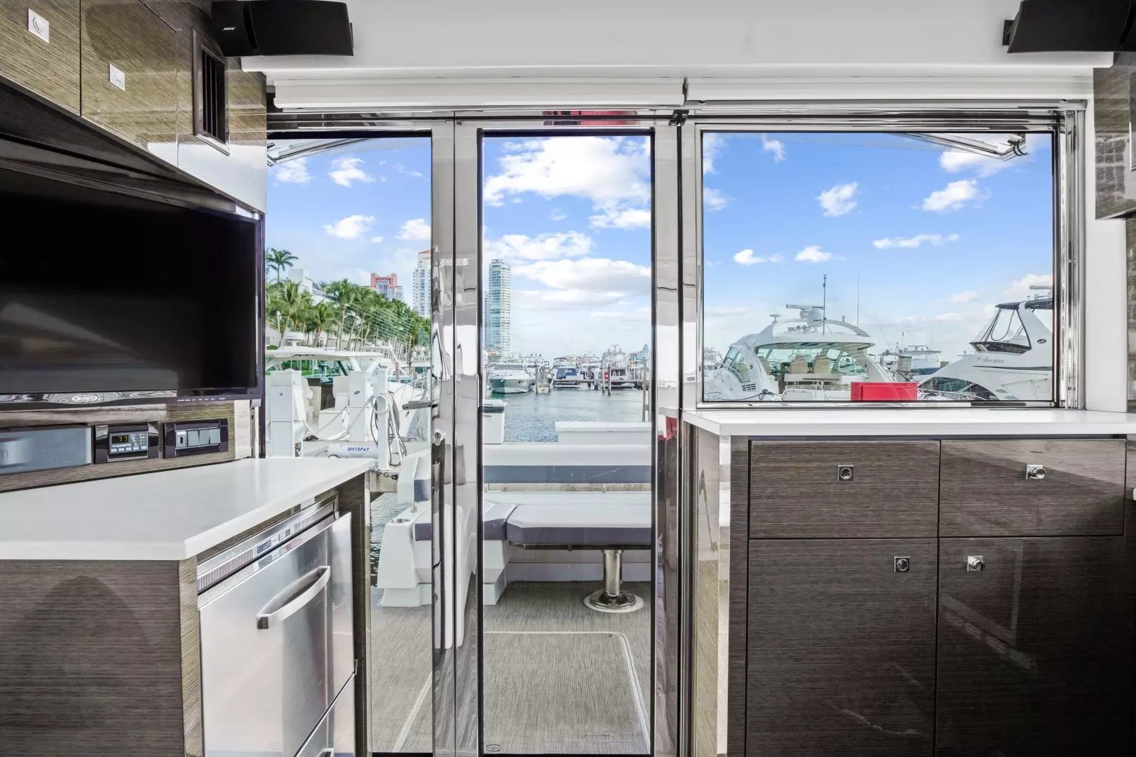 2019 Cruisers 50 Cantius - Image 16
