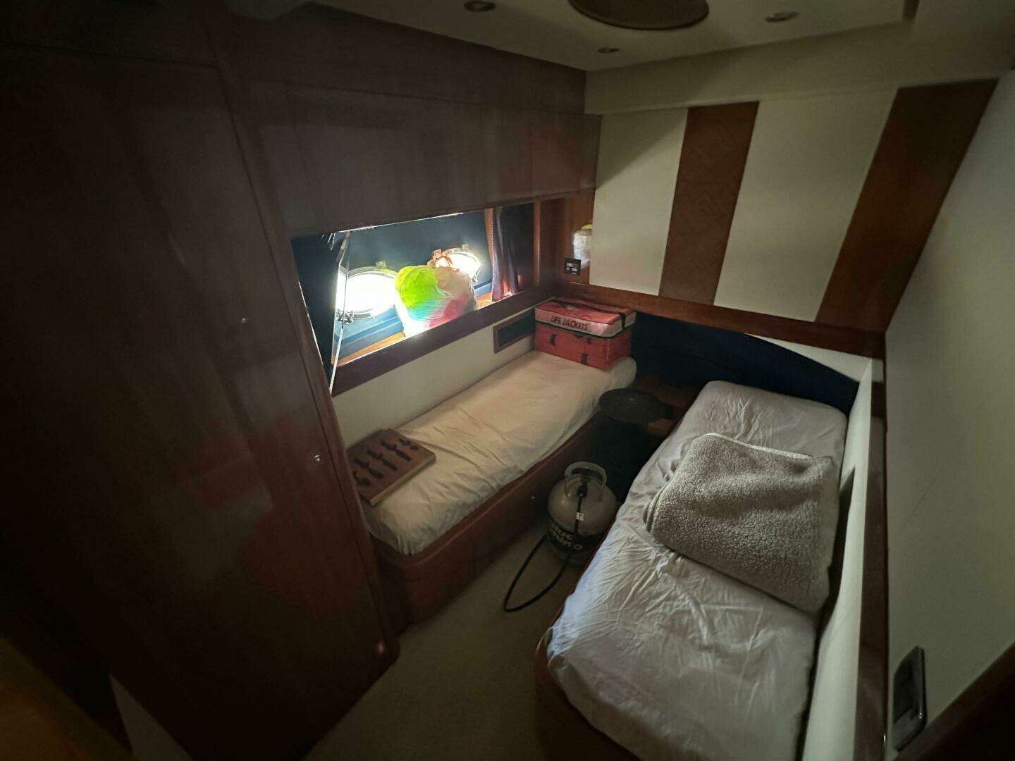 2003 Aicon 56 Flybridge - Image 19