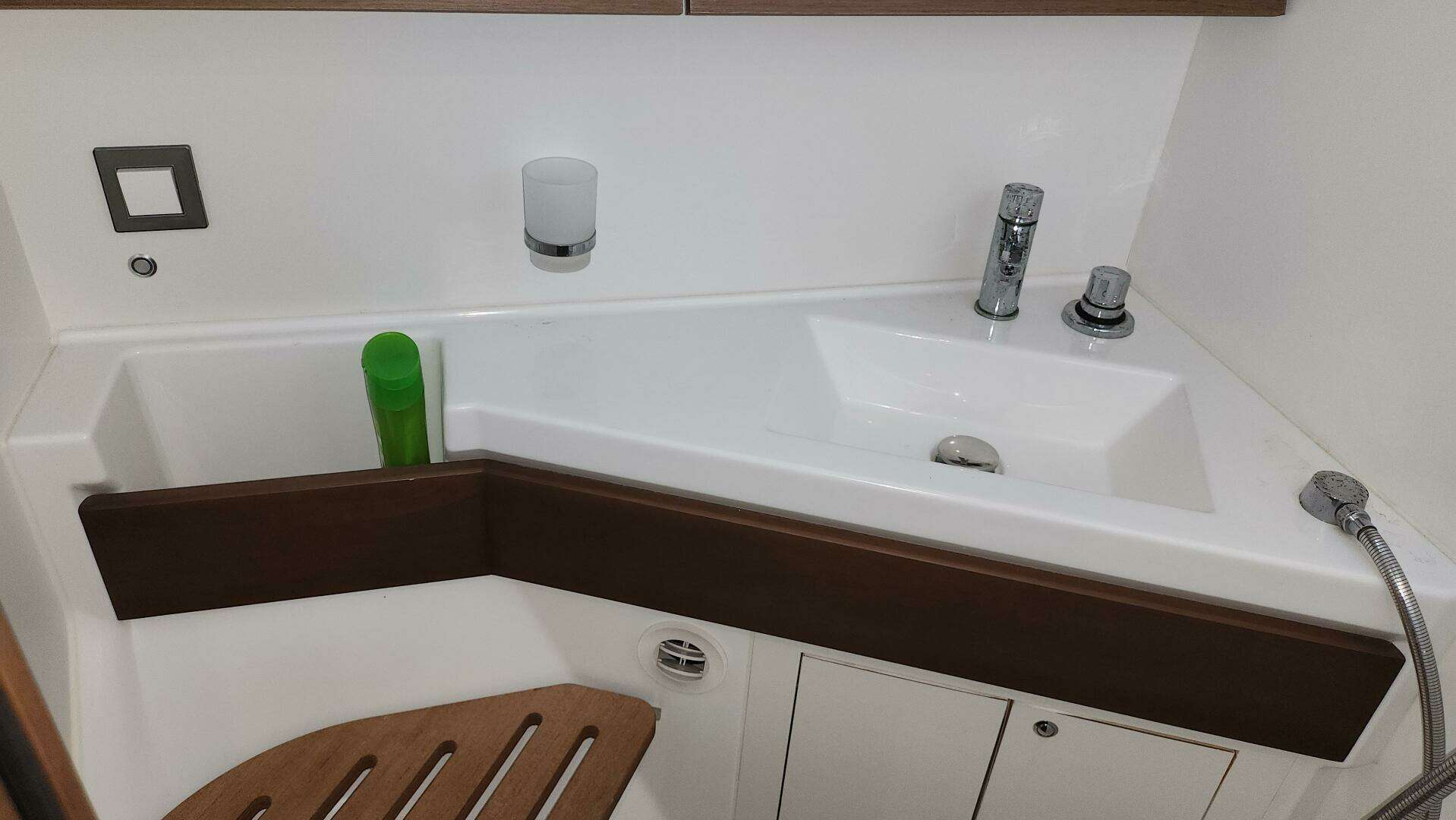 2020 Beneteau Oceanis 46.1 - Image 16