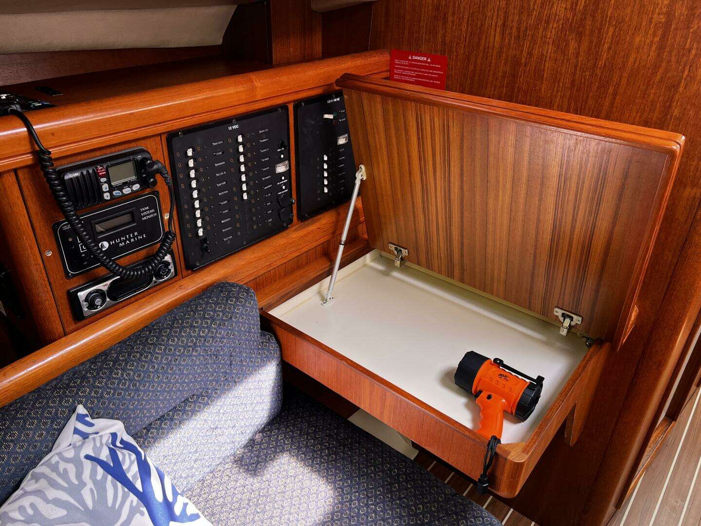 2004 Hunter 33 - Image 74