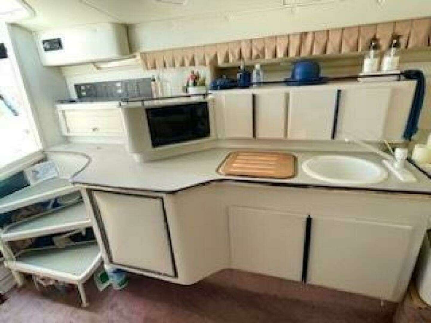 1990 Wellcraft Monaco 3000 - Image 2