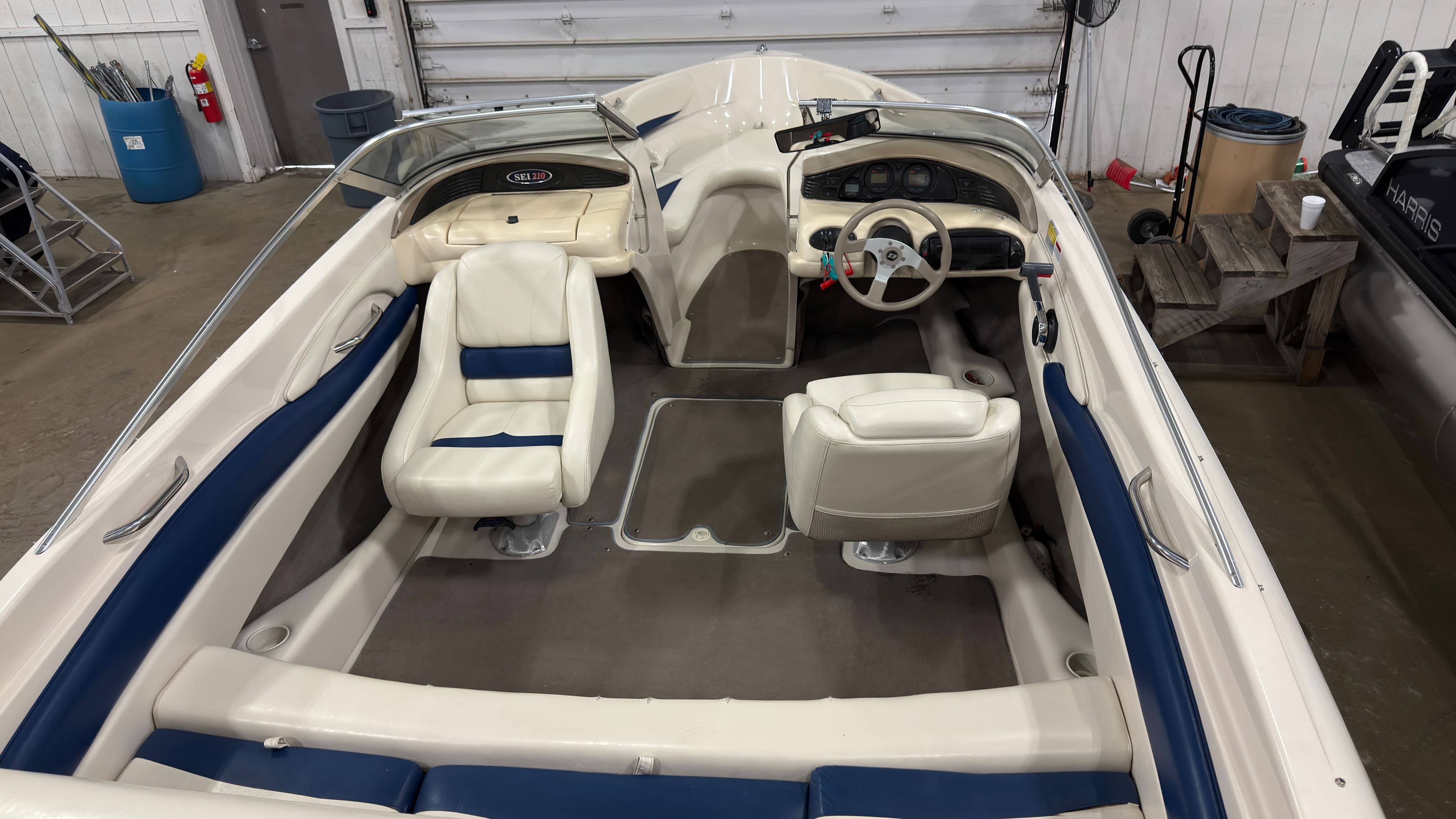 2002 Larson Sei 210 - 6