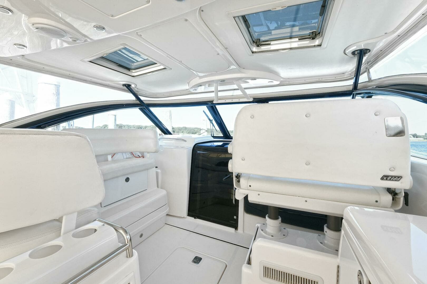 2008 Tiara Yachts 4200 Open - Image 18