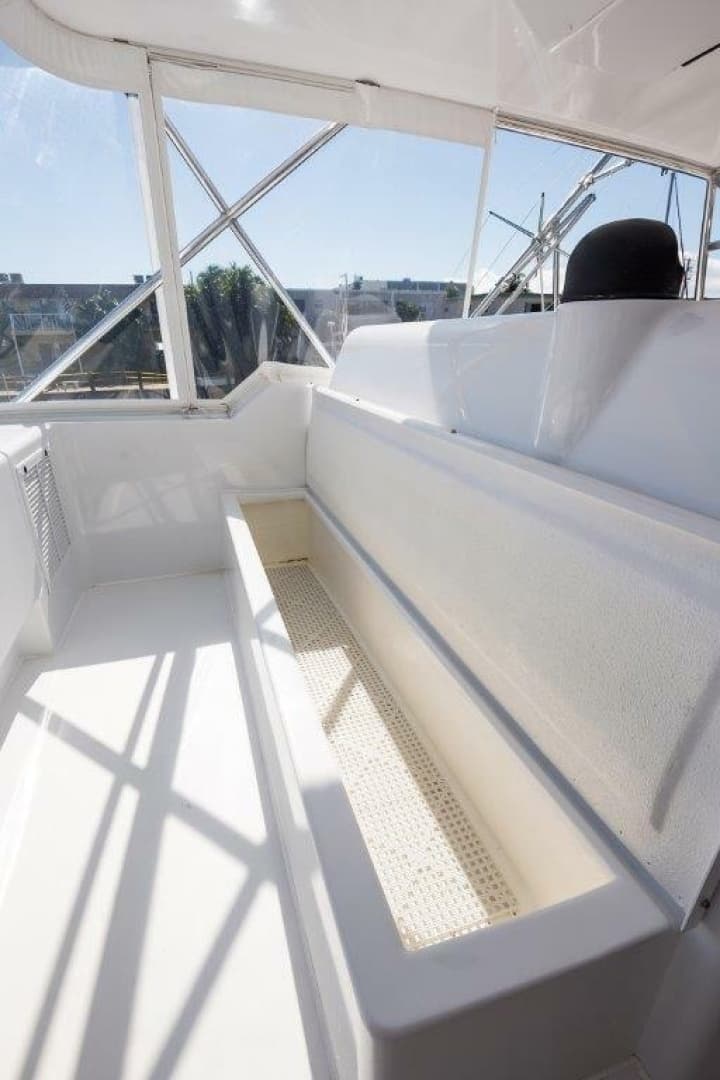 2000 Hatteras 60 Convertible - Image 12