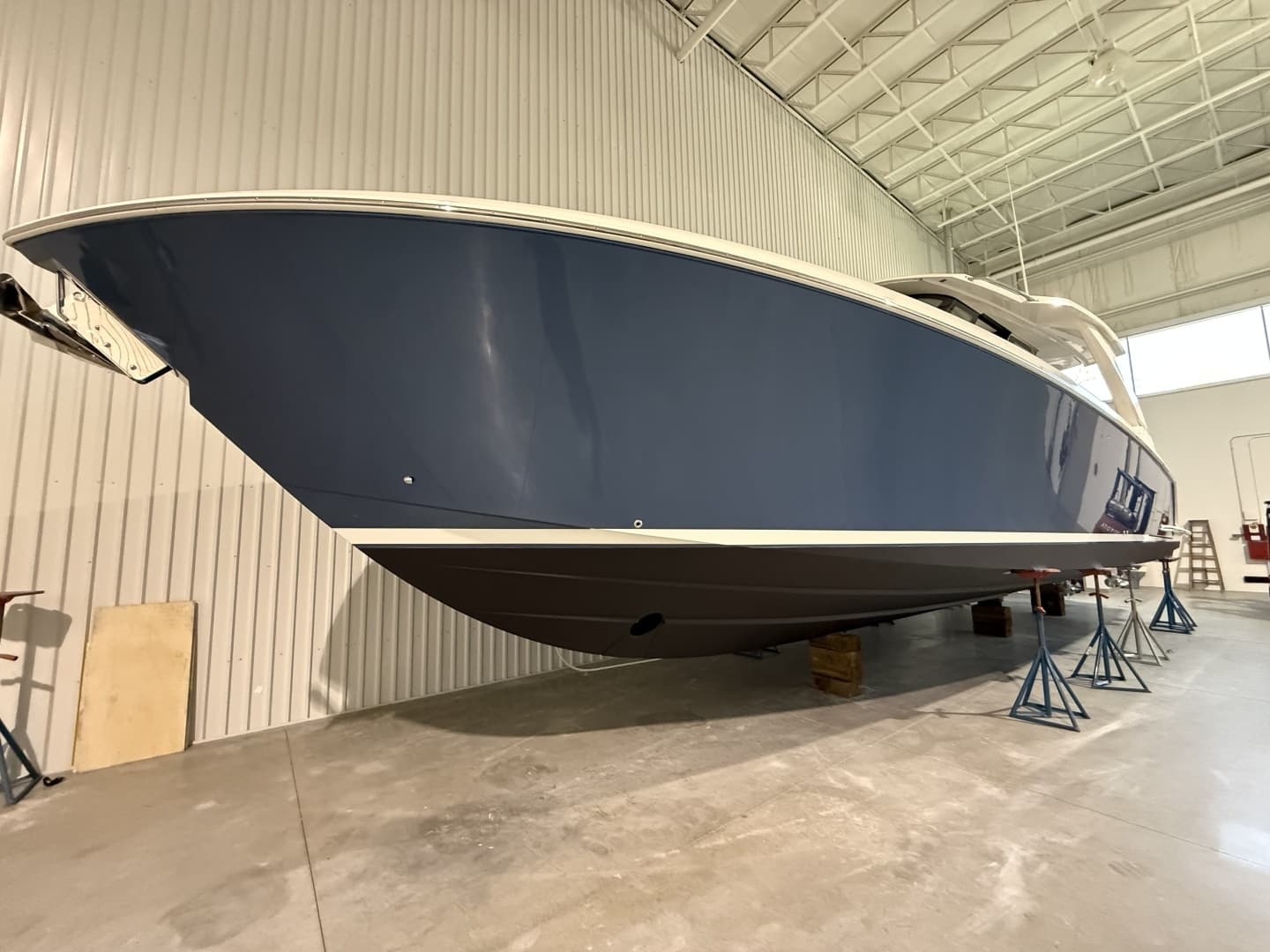 2023 Tiara Yachts 48 LS - Image 2