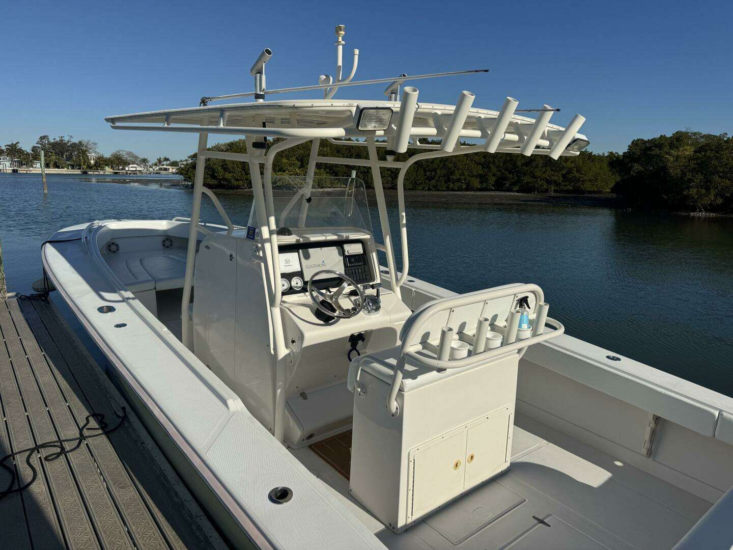 2006 Jupiter 31 CC Forward Seating - Image 18