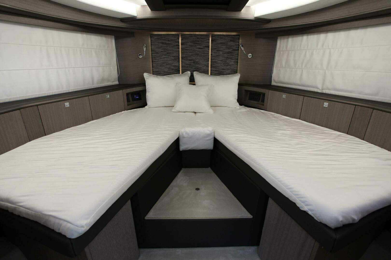 2025 Galeon — - Image 222