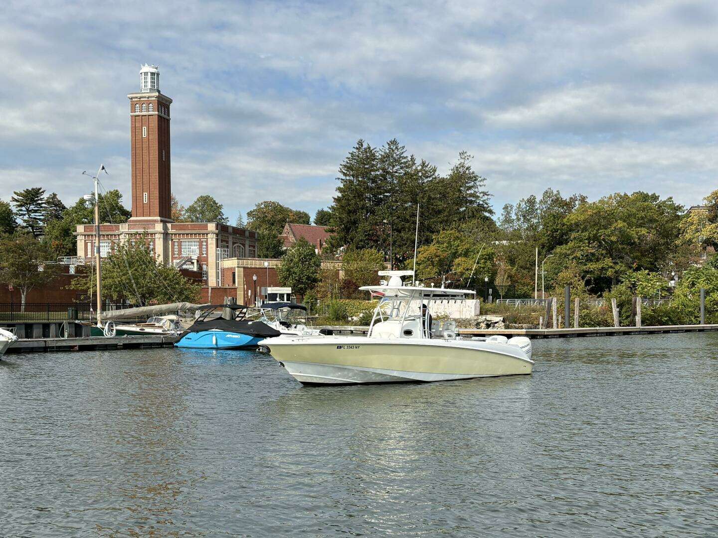 2008 Boston Whaler 320 Outrage - Image 2