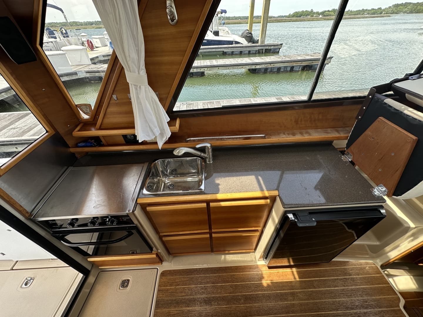 2016 Cutwater C-28 LE - Image 26