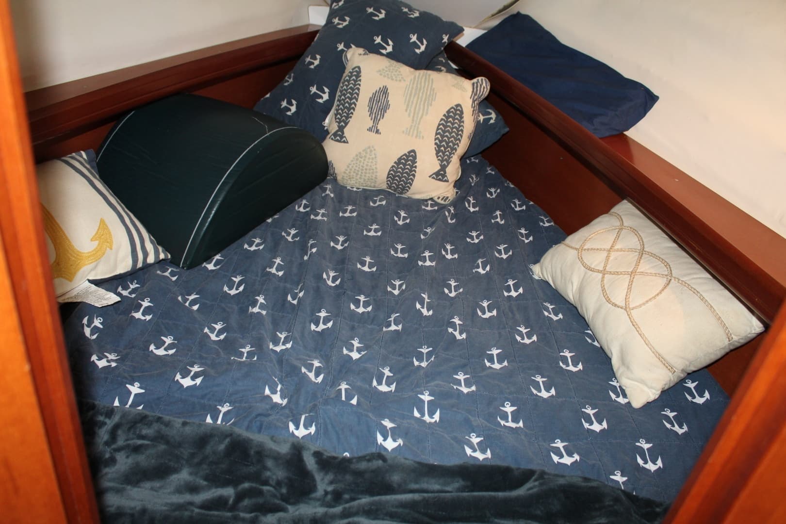 2007 Beneteau 323 - Image 32