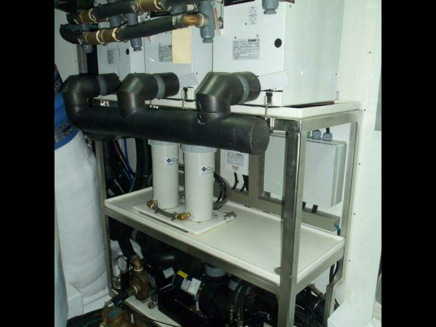 2027 Johnson Flybridge w/Hydraulic Platform - Image 56