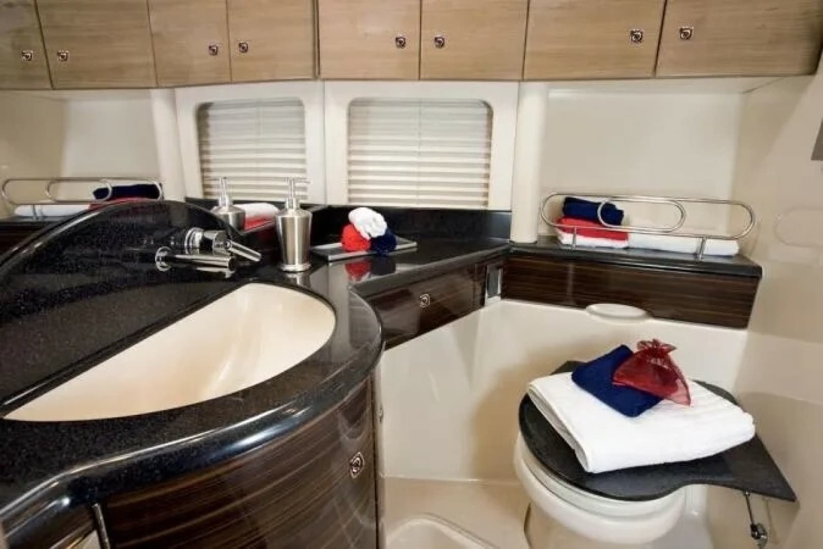 2012 Formula 45 Yacht - Image 15