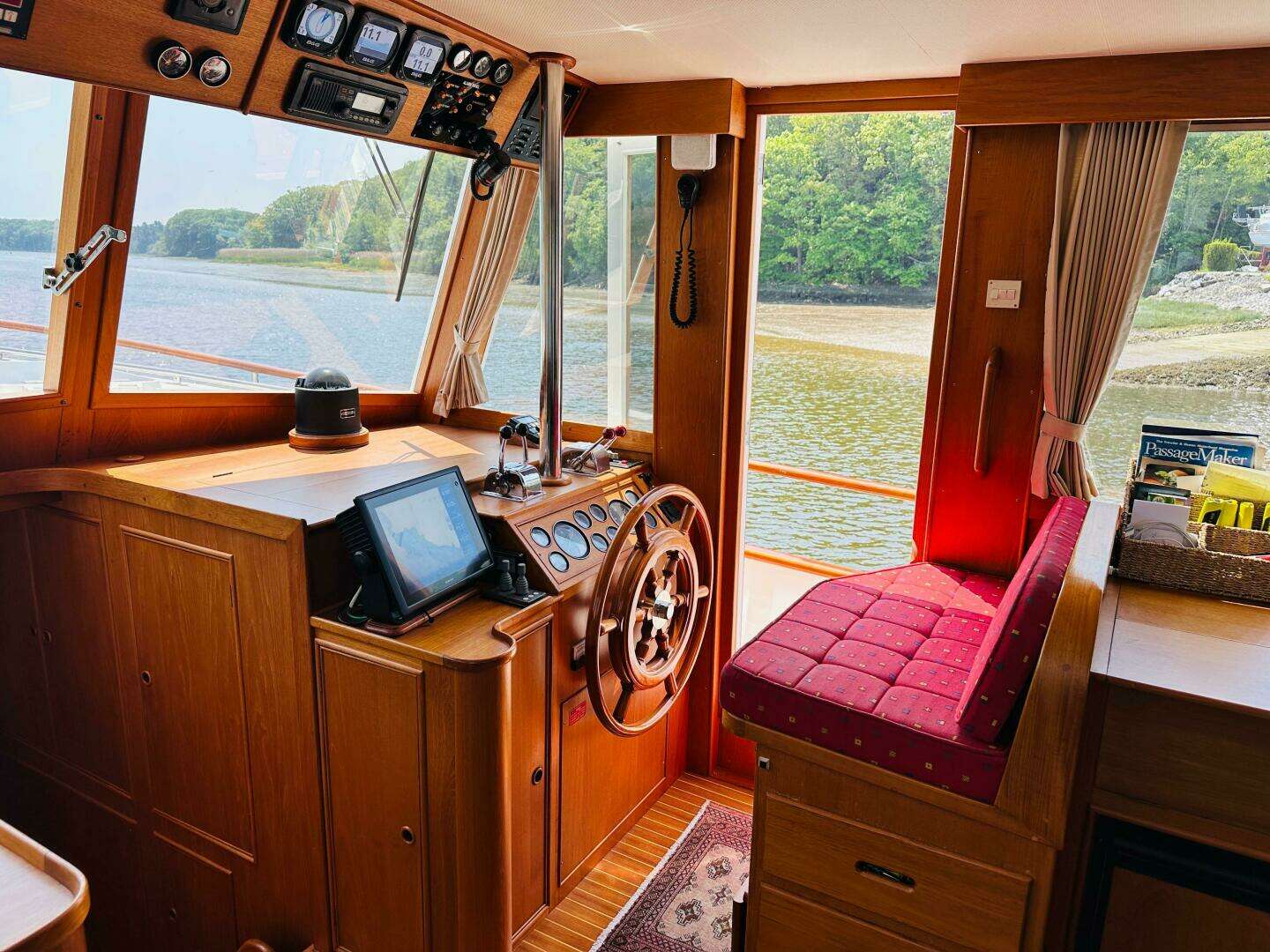 1998 Grand Banks 49 Classic - Image 28