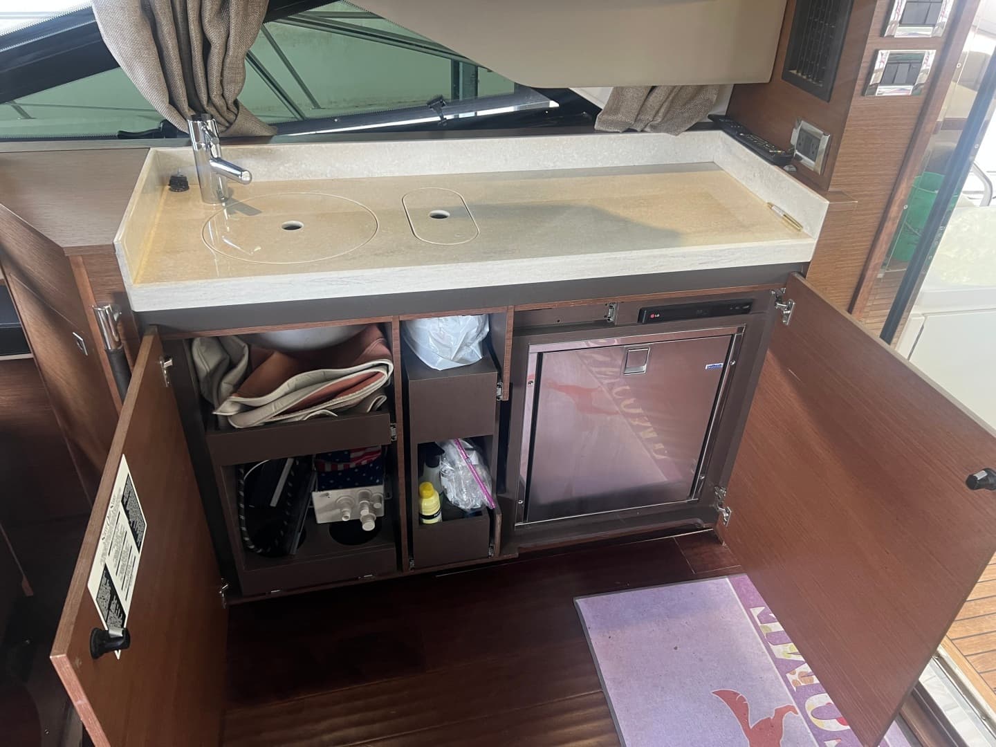 2015 Sea Ray 510 SUNDANCER - Image 16