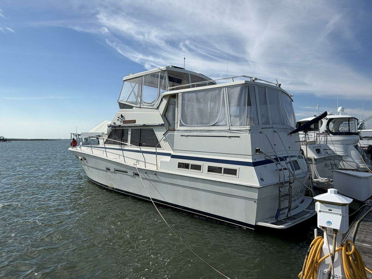 1987 Viking 44 Motor Yacht - Image 3