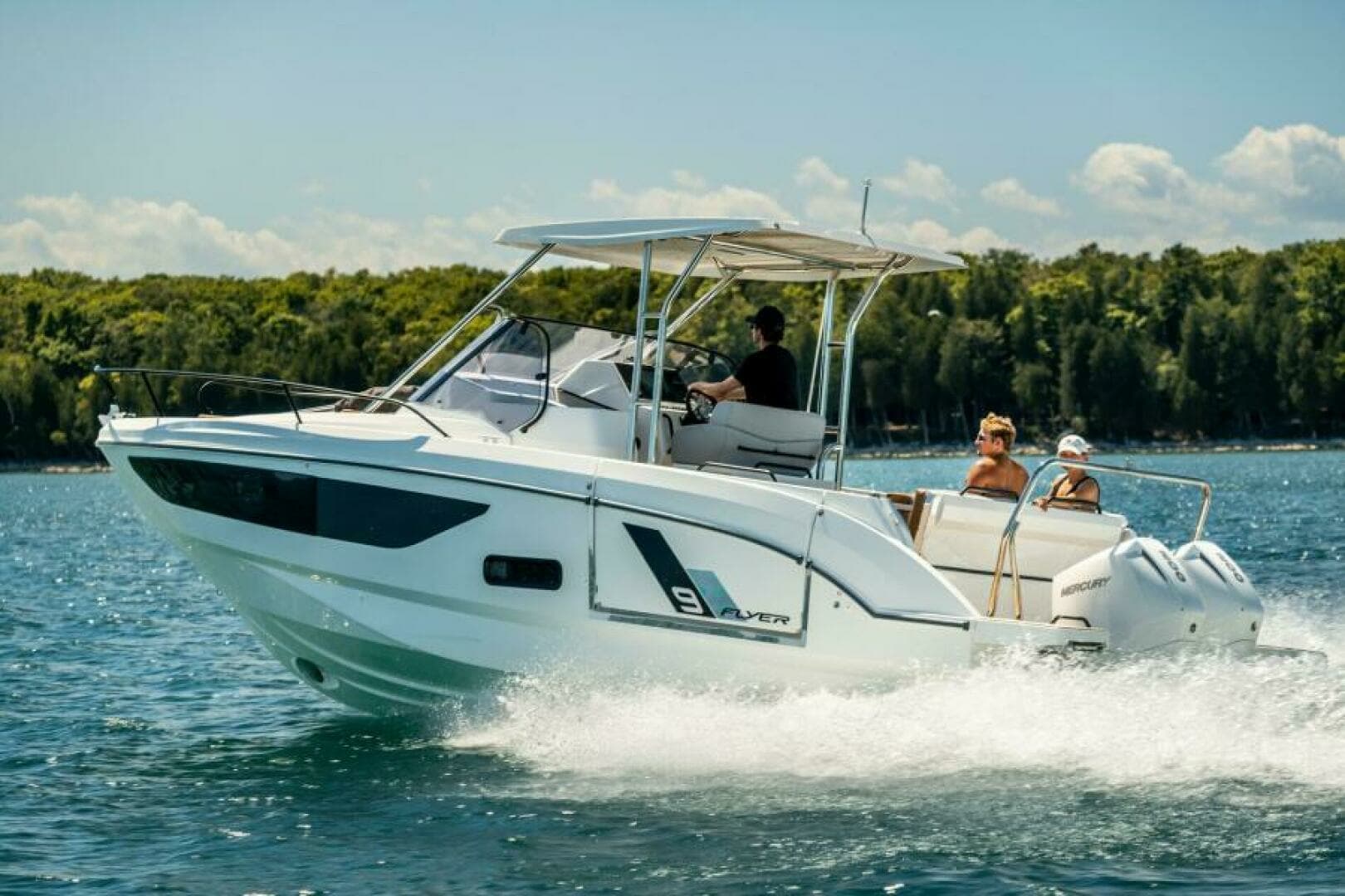 2025 Beneteau Flyer 9 Sundeck - Image 11